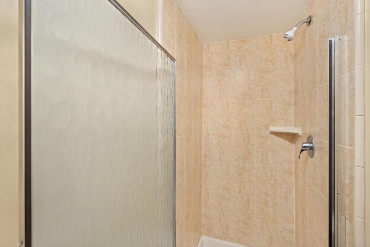 Kauhale Makai 535 - 2 Bedroom, Renovated 5th Floor Oceanfront Condo, Pool Kihei Buitenkant foto